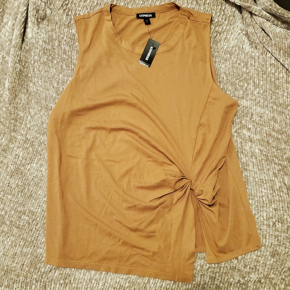 Express Skimming Twist Front Muscle Tank - Picture 2 of 4